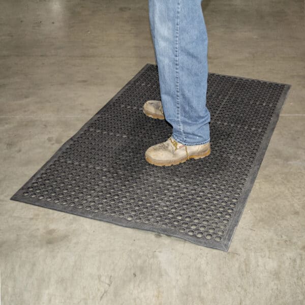 3 Foot x 5 Foot Black Industrial Rubber Floor Mat - Buffalo Tools