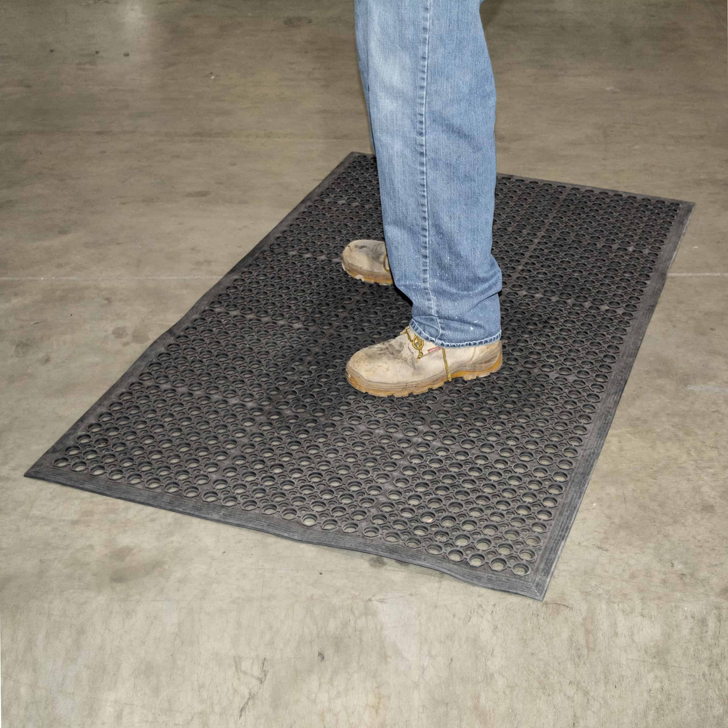 3 Foot x 5 Foot Black Industrial Rubber Floor Mat - Buffalo Tools