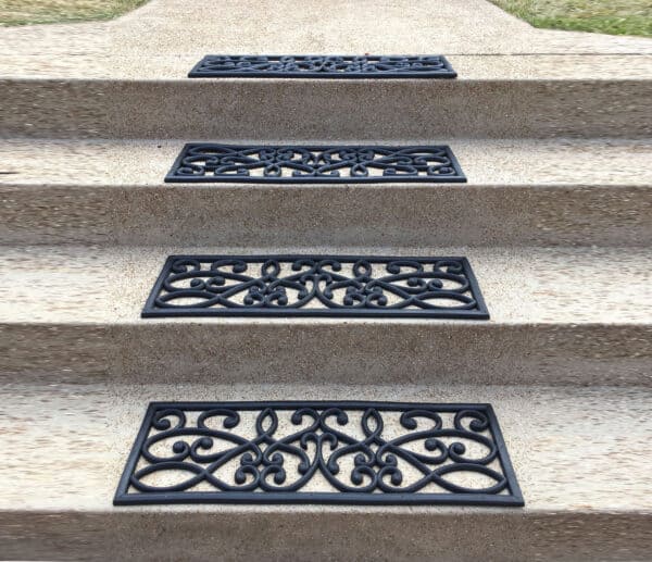 Rubber Scrollwork Stair Tread