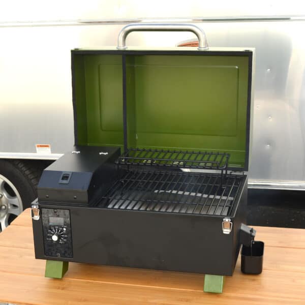 Sportsman Series Portable Electric Start Wood Pellet Grill