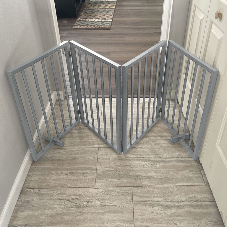 Wood Folding Pet Gate